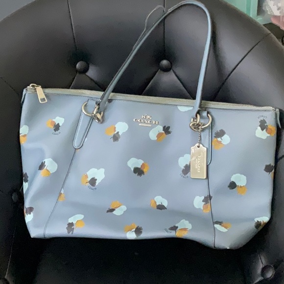 Handbags - Coach bag